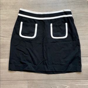 Banana Republic Black & White Trim Front Pocket Mini Skirt